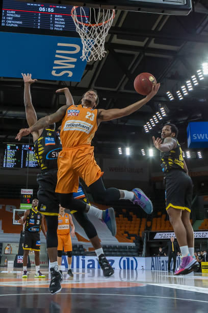 集无疑是他 集无疑是他